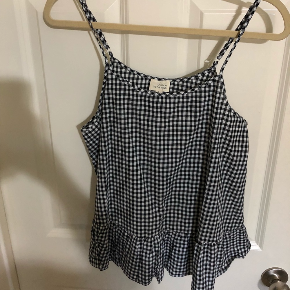 Black & white Gingam crop top w/ruffle bottom NWT